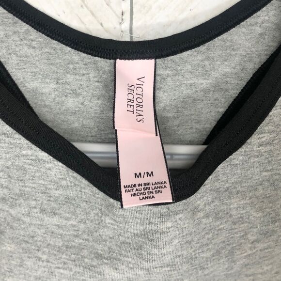 Victoria’s Secret high neck unlined sports bra - Picture 3 of 5
